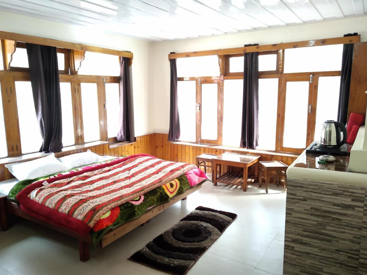 Guest house Wood Lines Near Mall Road Manali (Himachal Pradesh)